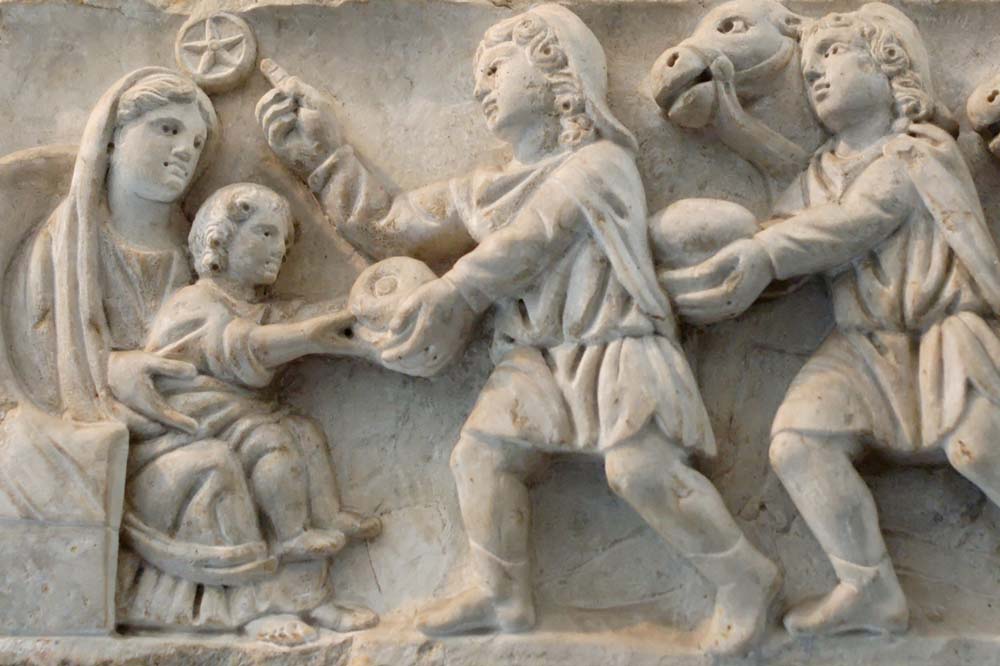 Sarcophagus with adoration of magi